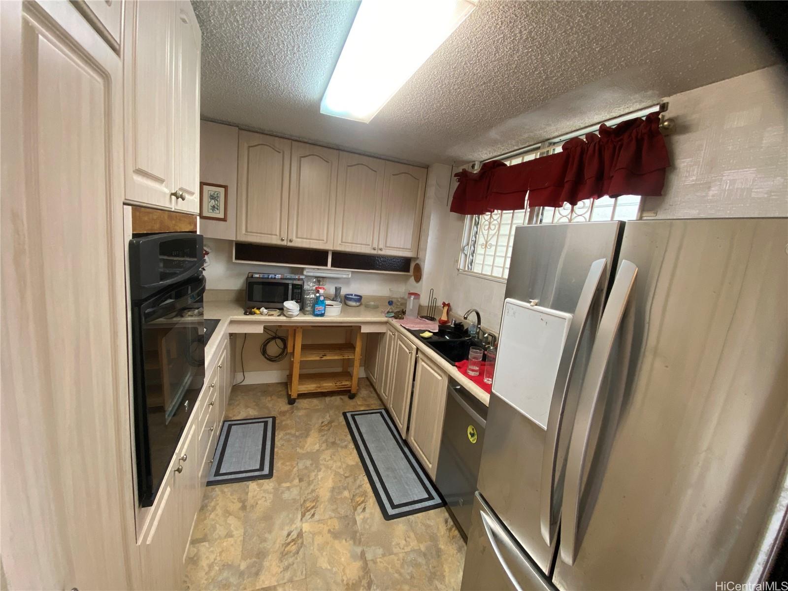 Photo 11 of 23