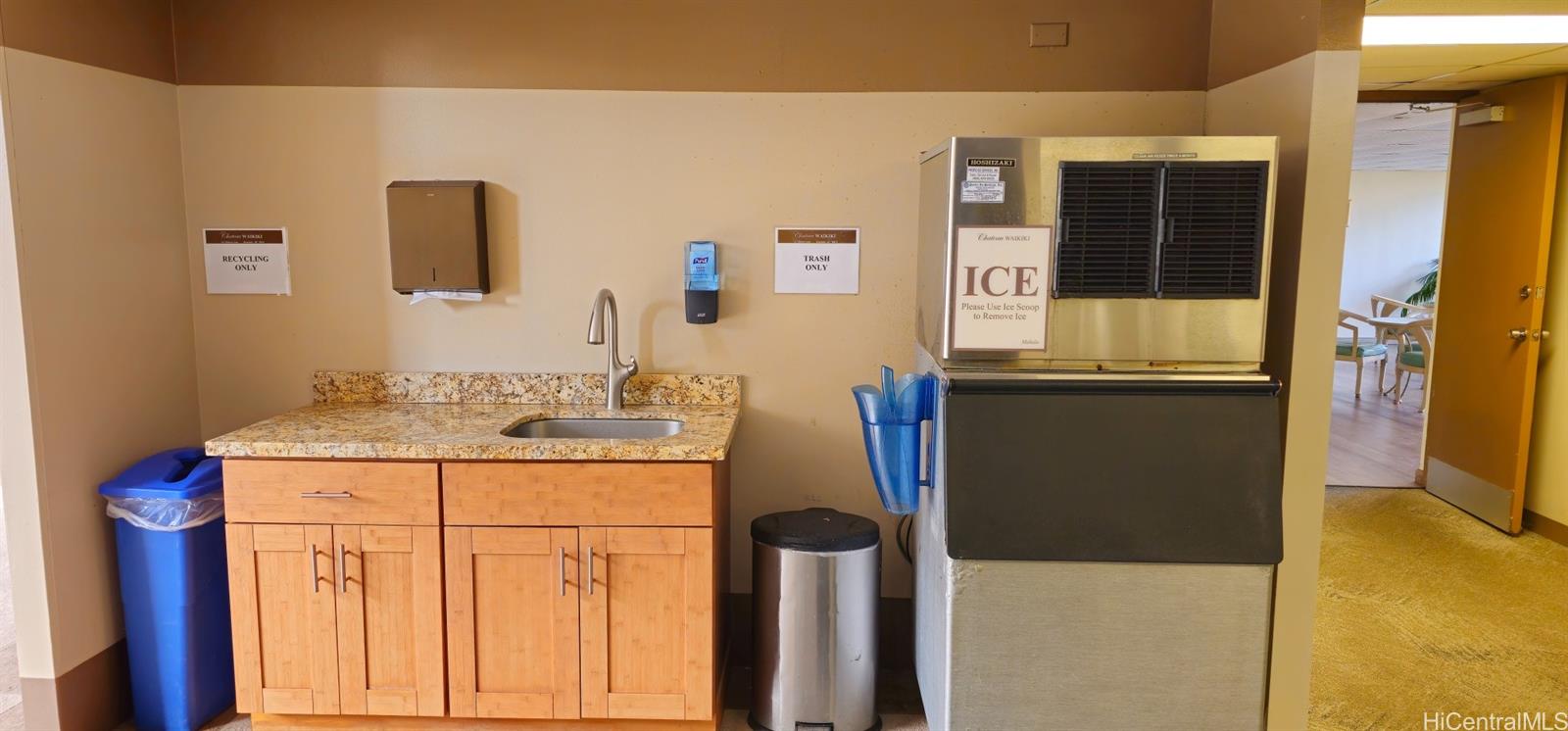 411 Hobron Lane  Unit 3705