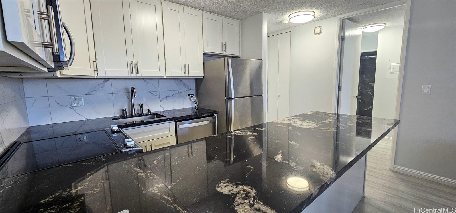 411 Hobron Lane  Unit 3705
