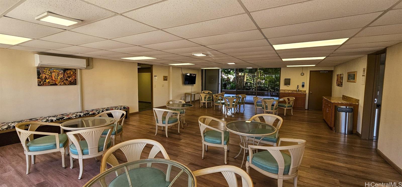411 Hobron Lane  Unit 3705