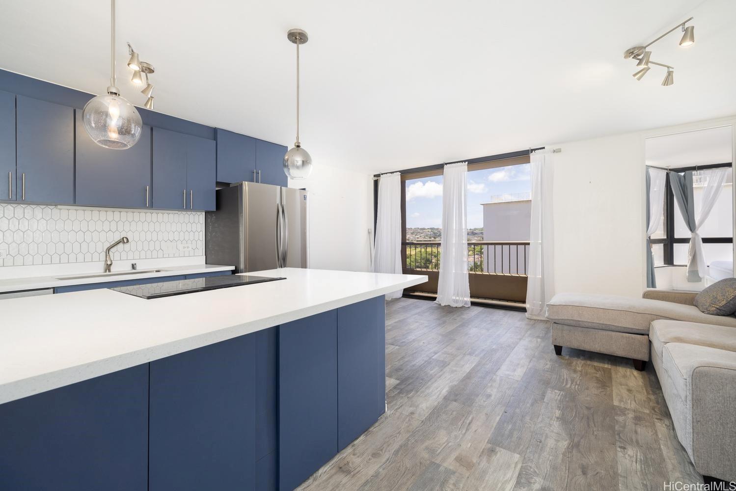 320 Liliuokalani Avenue  Unit 902