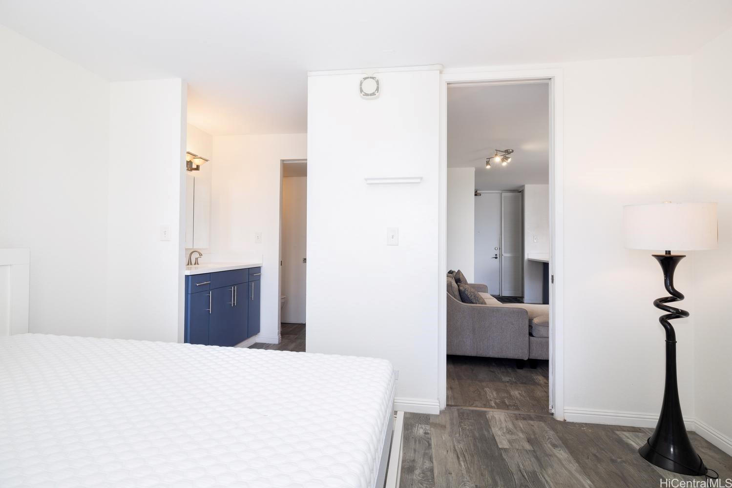 320 Liliuokalani Avenue  Unit 902