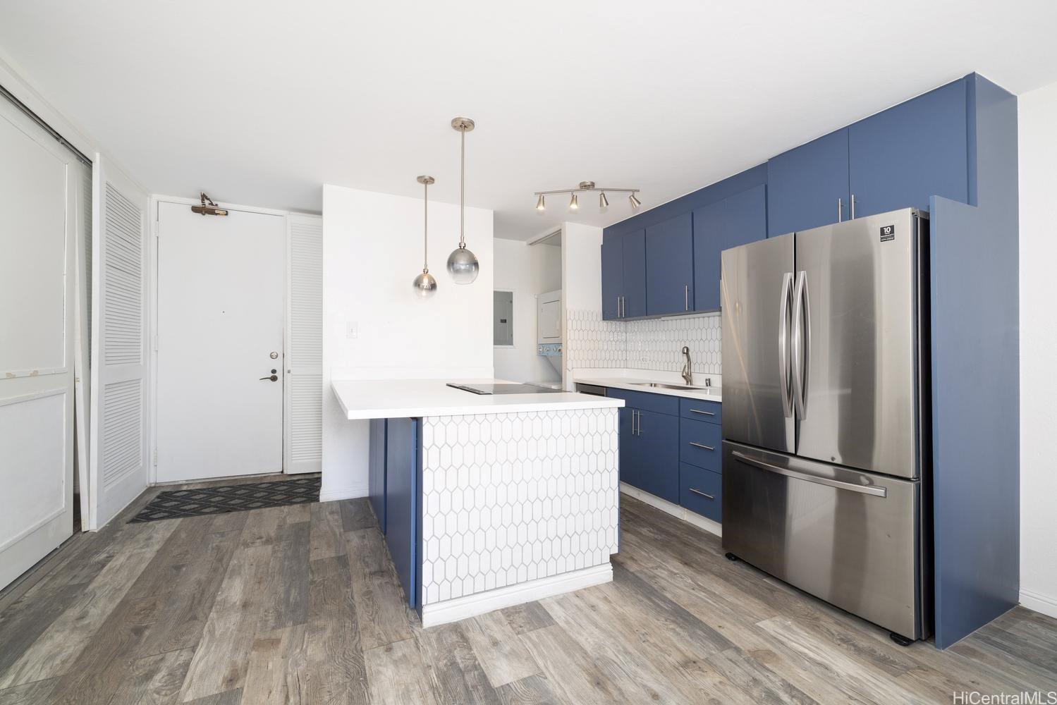 320 Liliuokalani Avenue  Unit 902