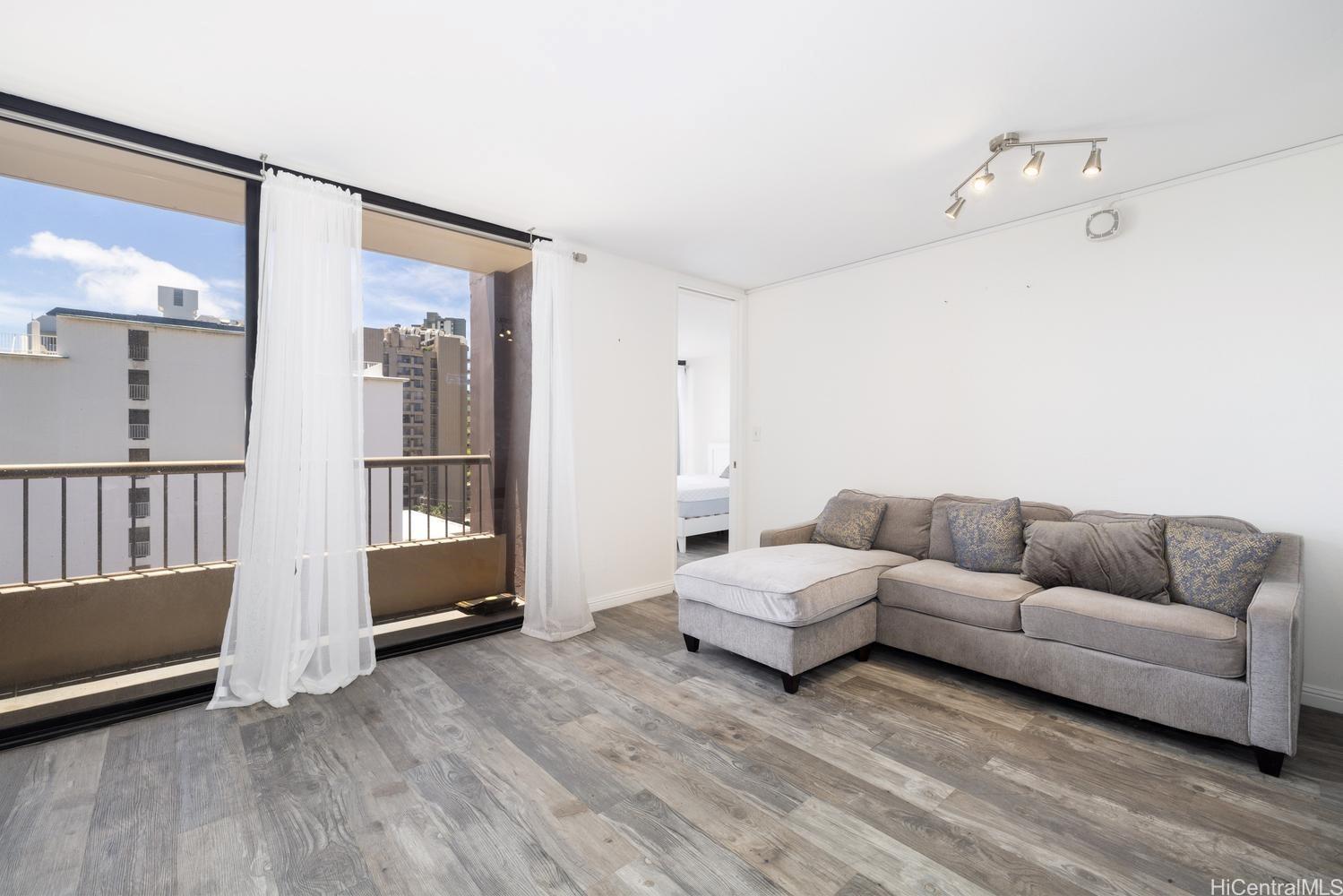 320 Liliuokalani Avenue  Unit 902