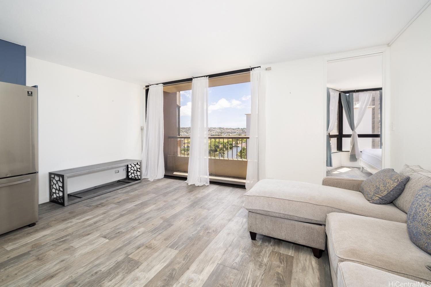 320 Liliuokalani Avenue  Unit 902