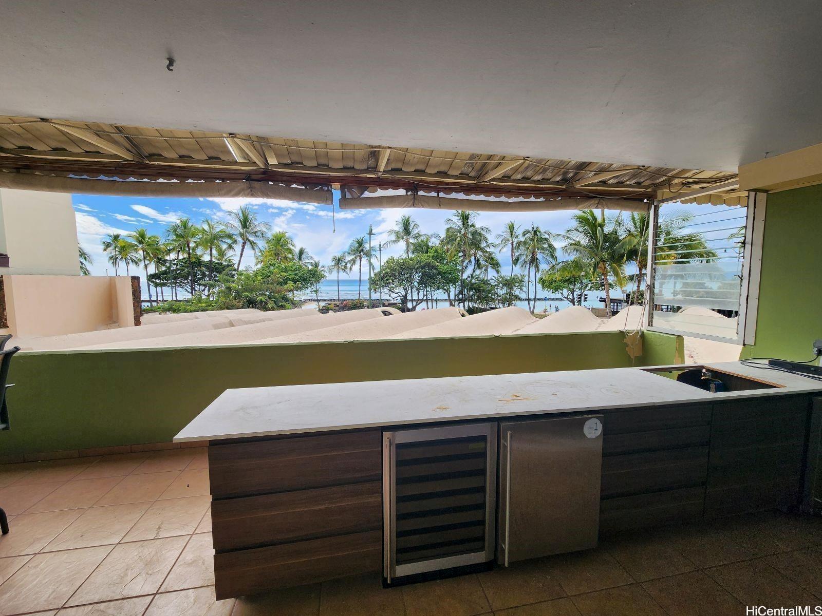 2500 Kalakaua Avenue 201