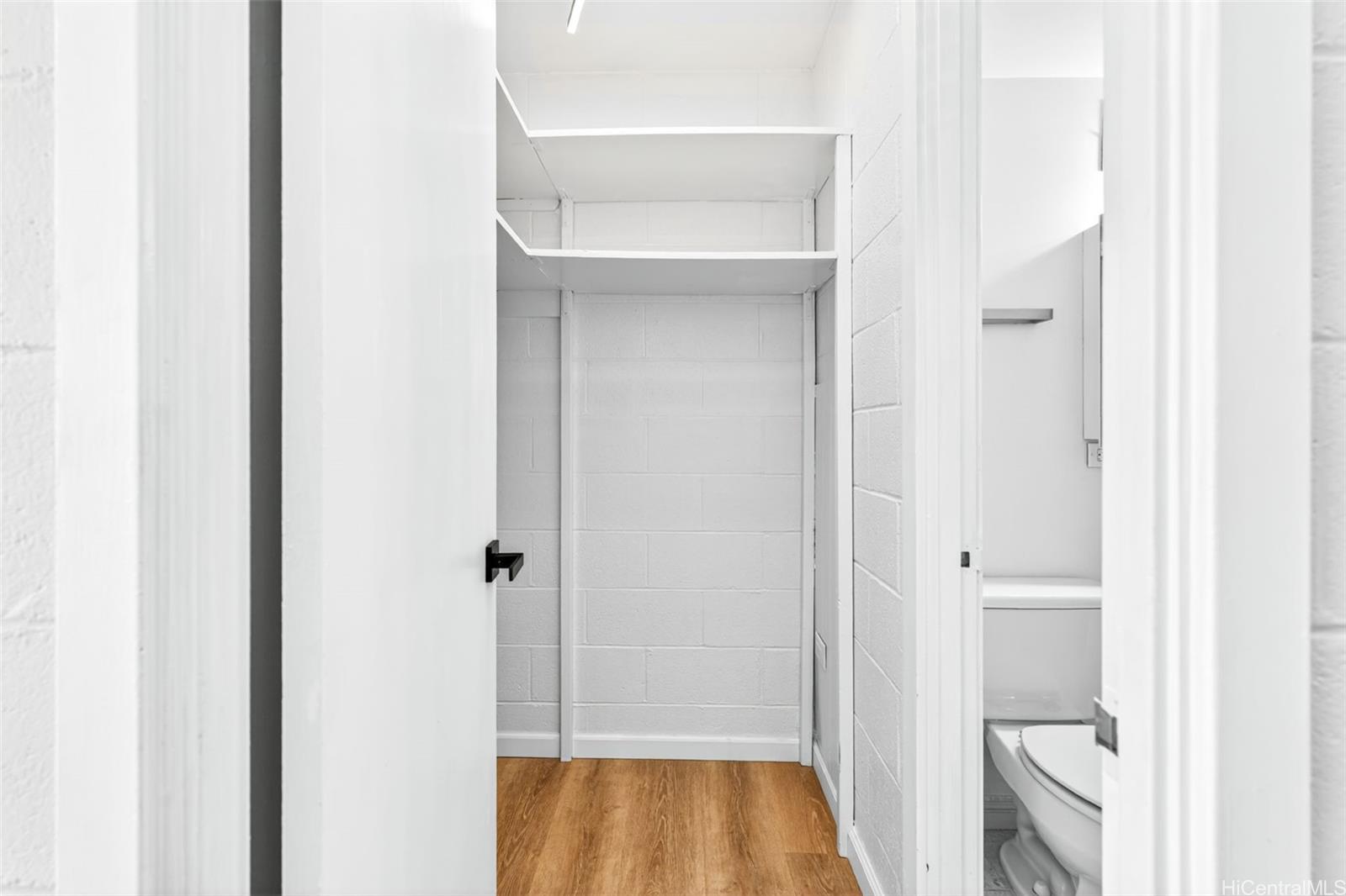445 Kaiolu Street  Unit 401