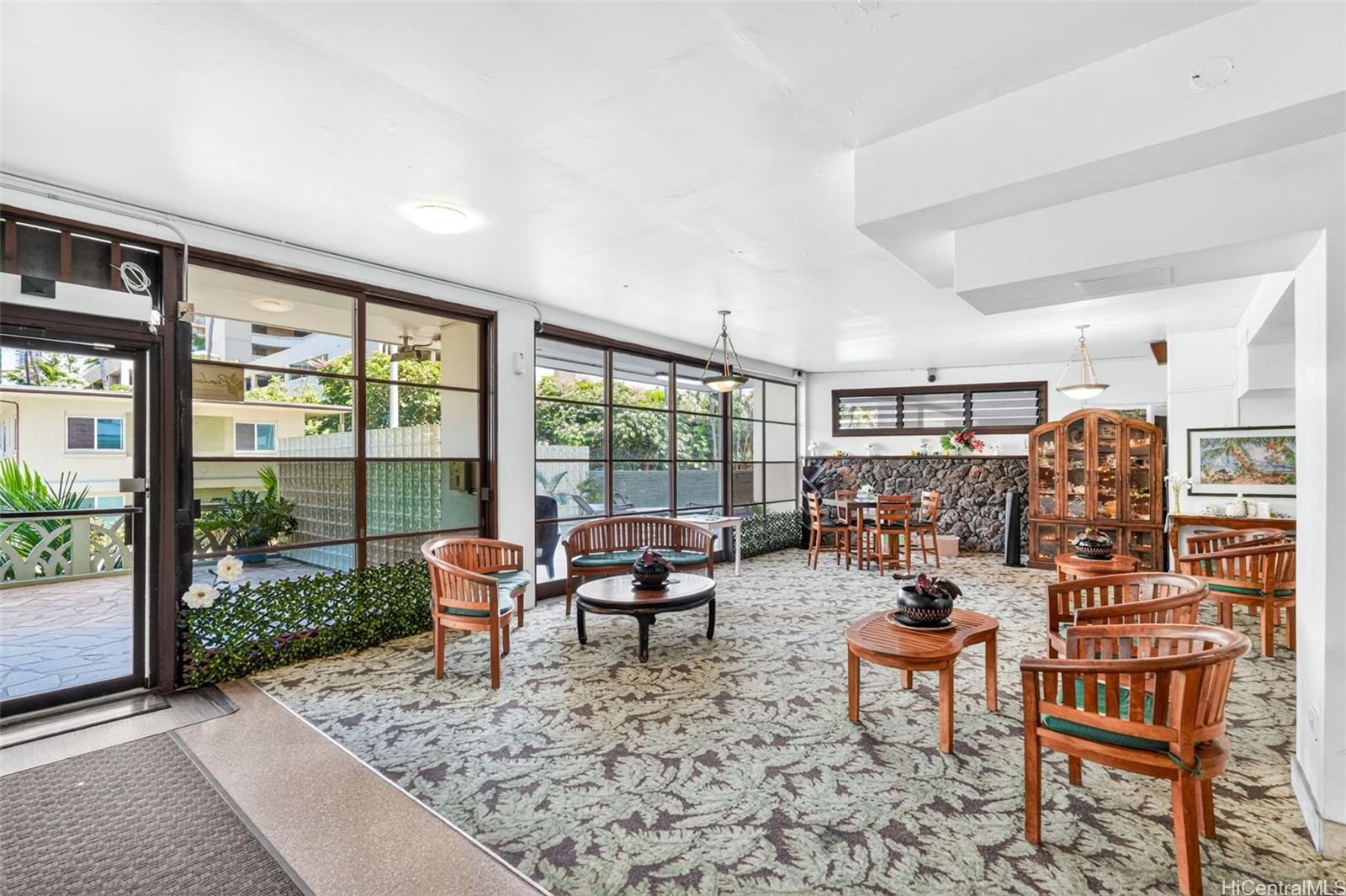 445 Kaiolu Street  Unit 401