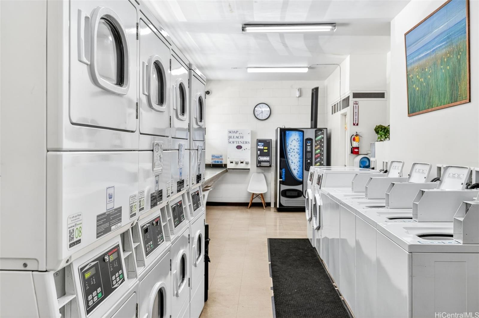 445 Kaiolu Street  Unit 401