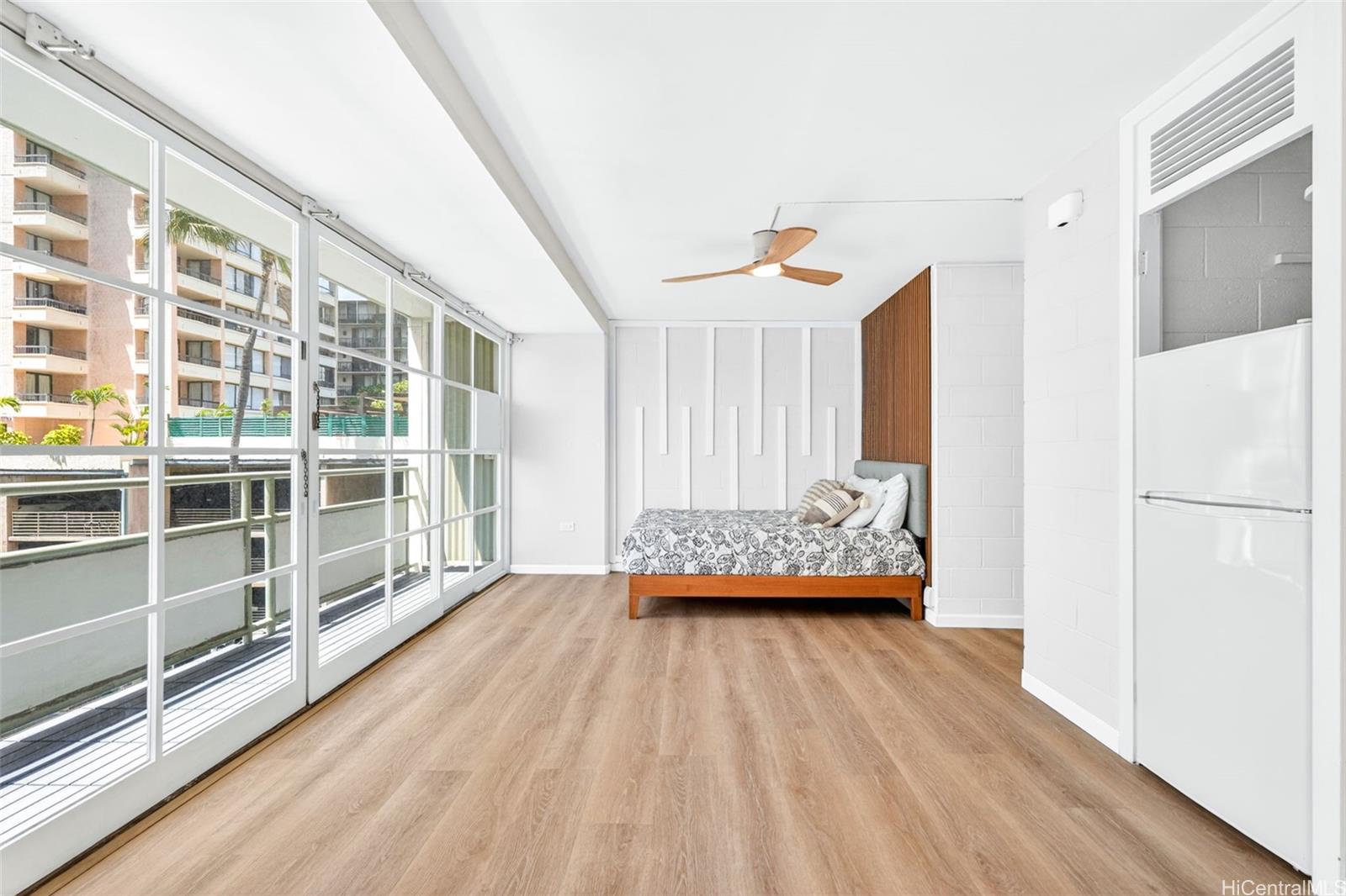 445 Kaiolu Street  Unit 401