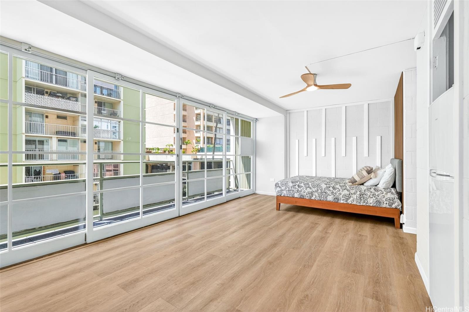 445 Kaiolu Street  Unit 401