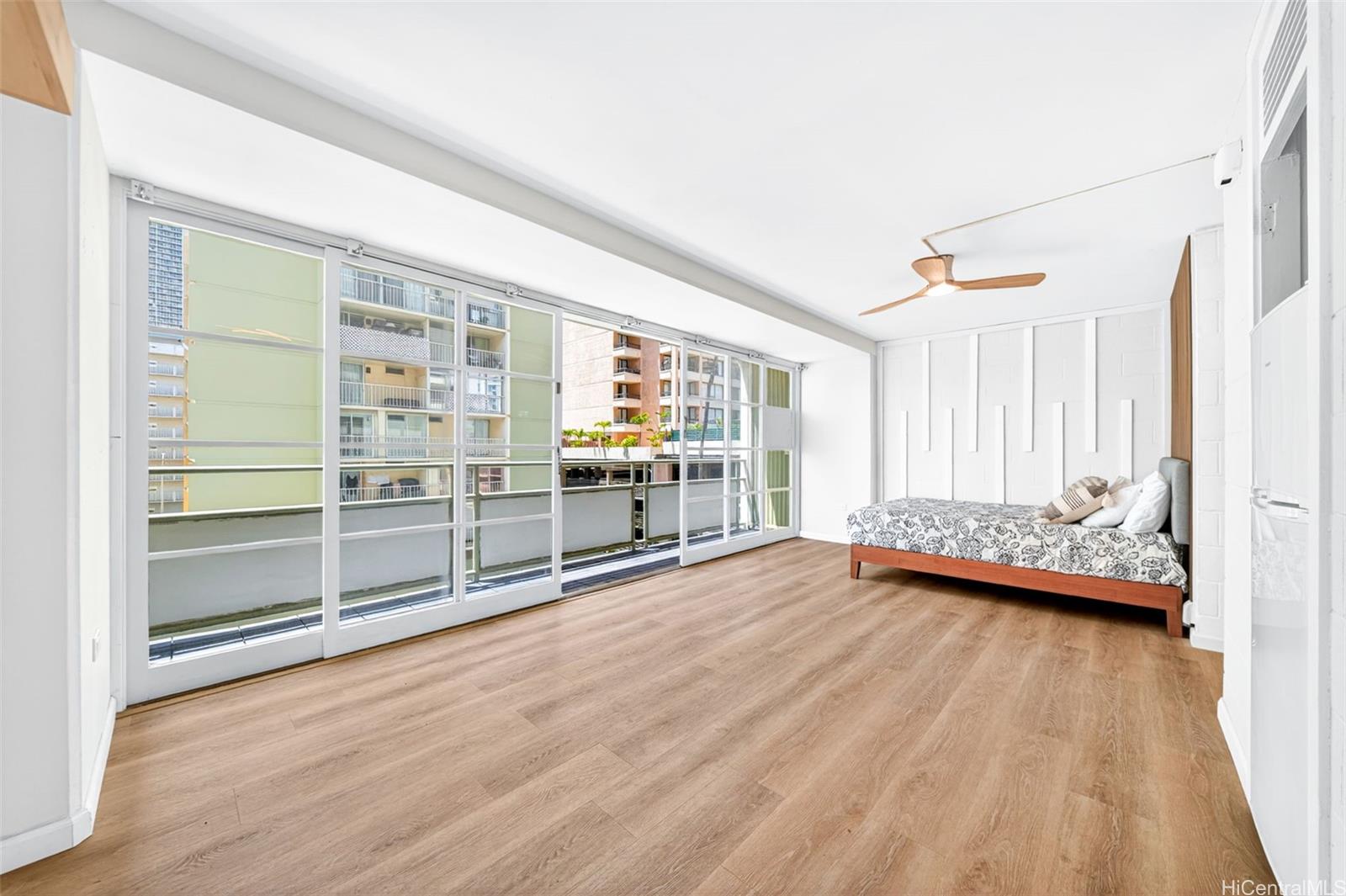 445 Kaiolu Street  Unit 401