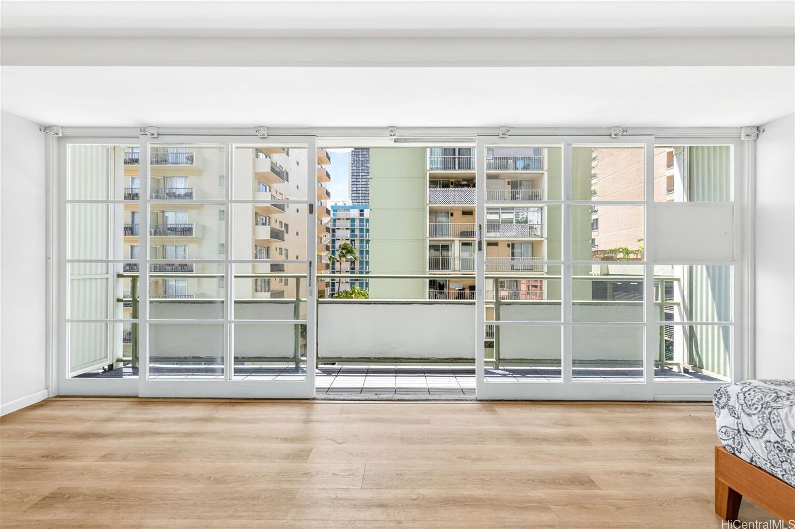 445 Kaiolu Street  Unit 401