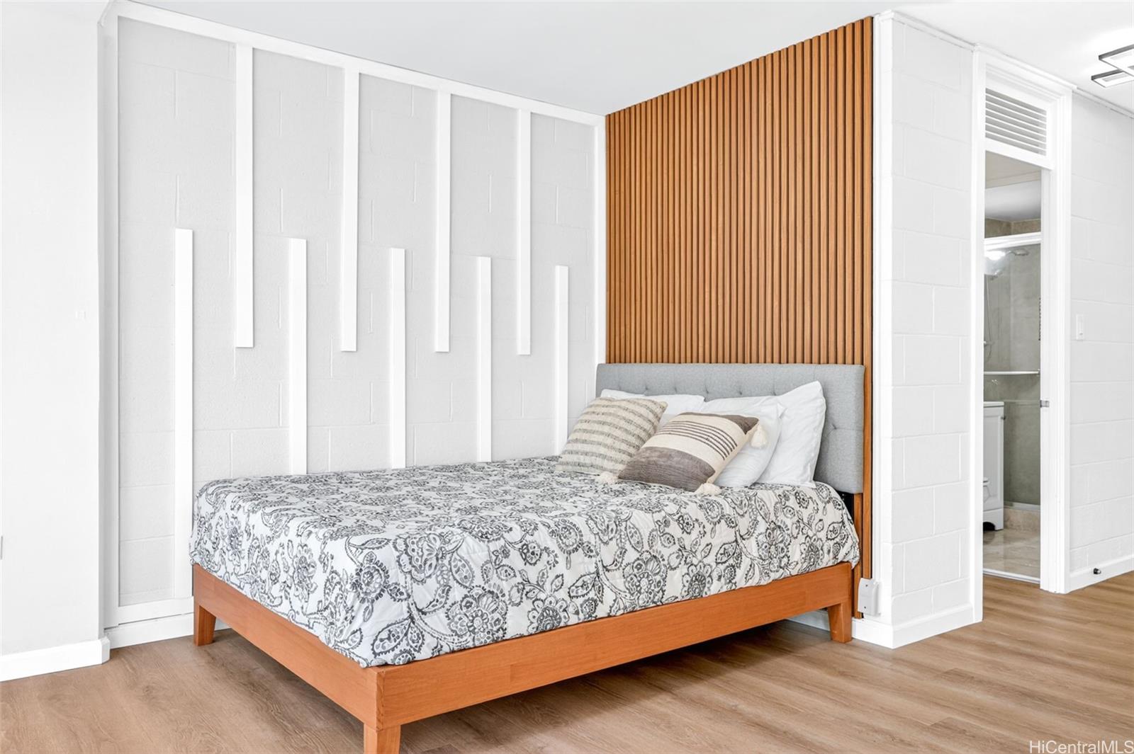 445 Kaiolu Street  Unit 401