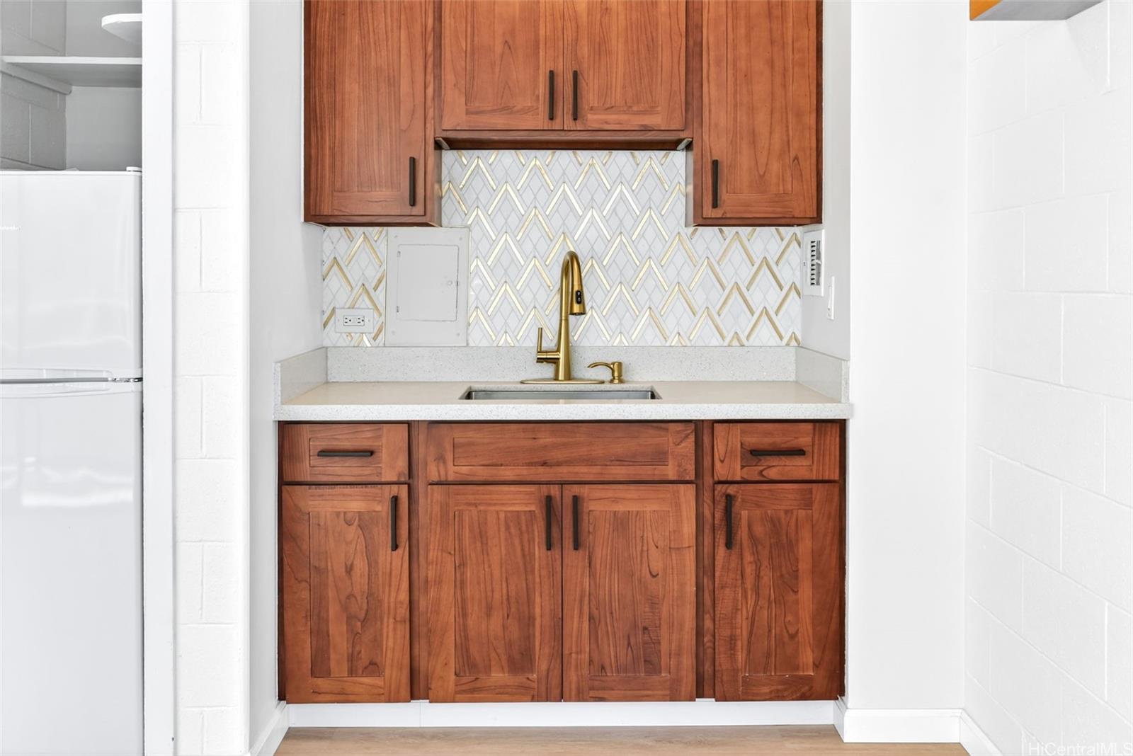 445 Kaiolu Street  Unit 401