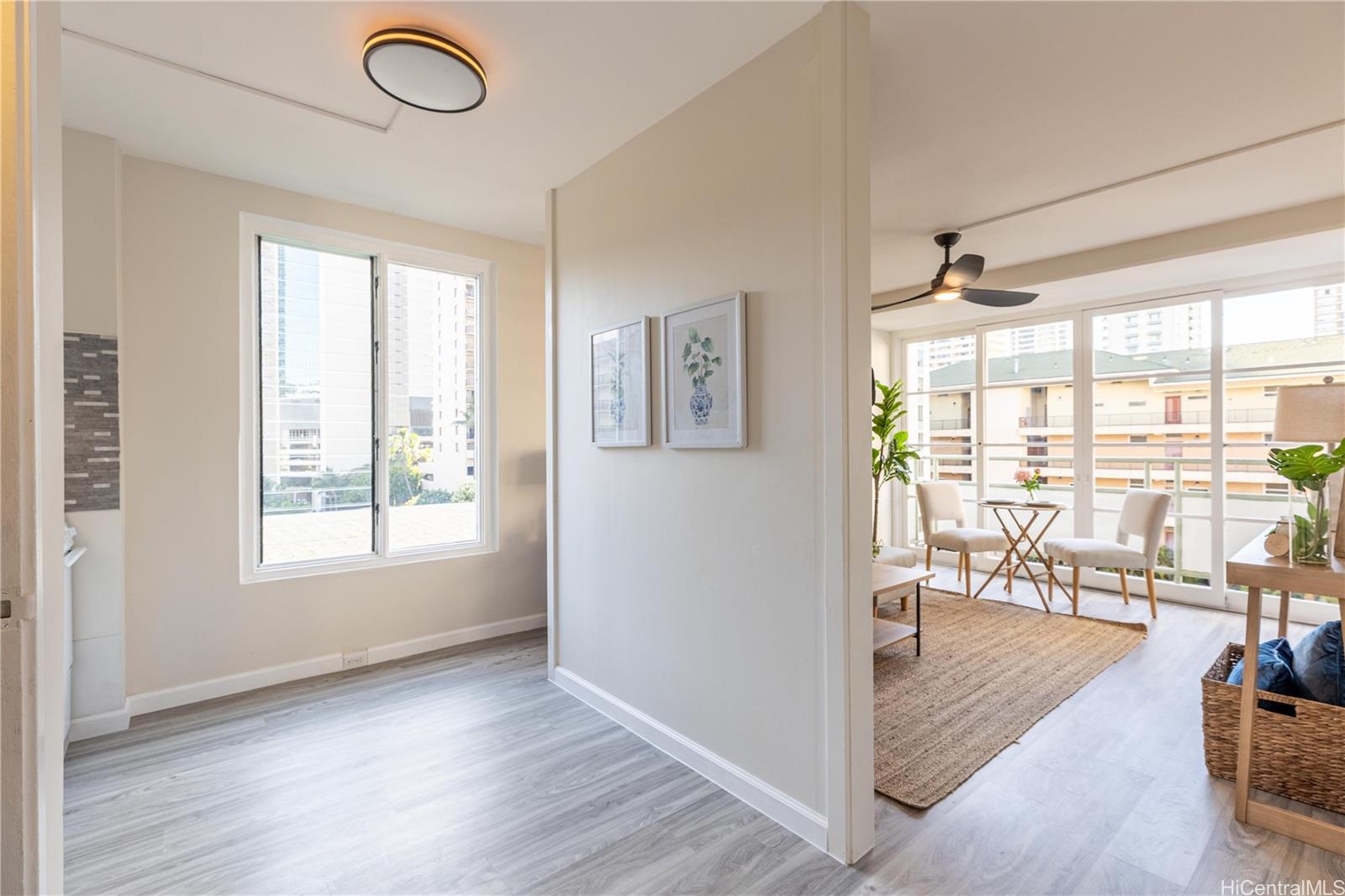 445 Kaiolu Street  Unit 604