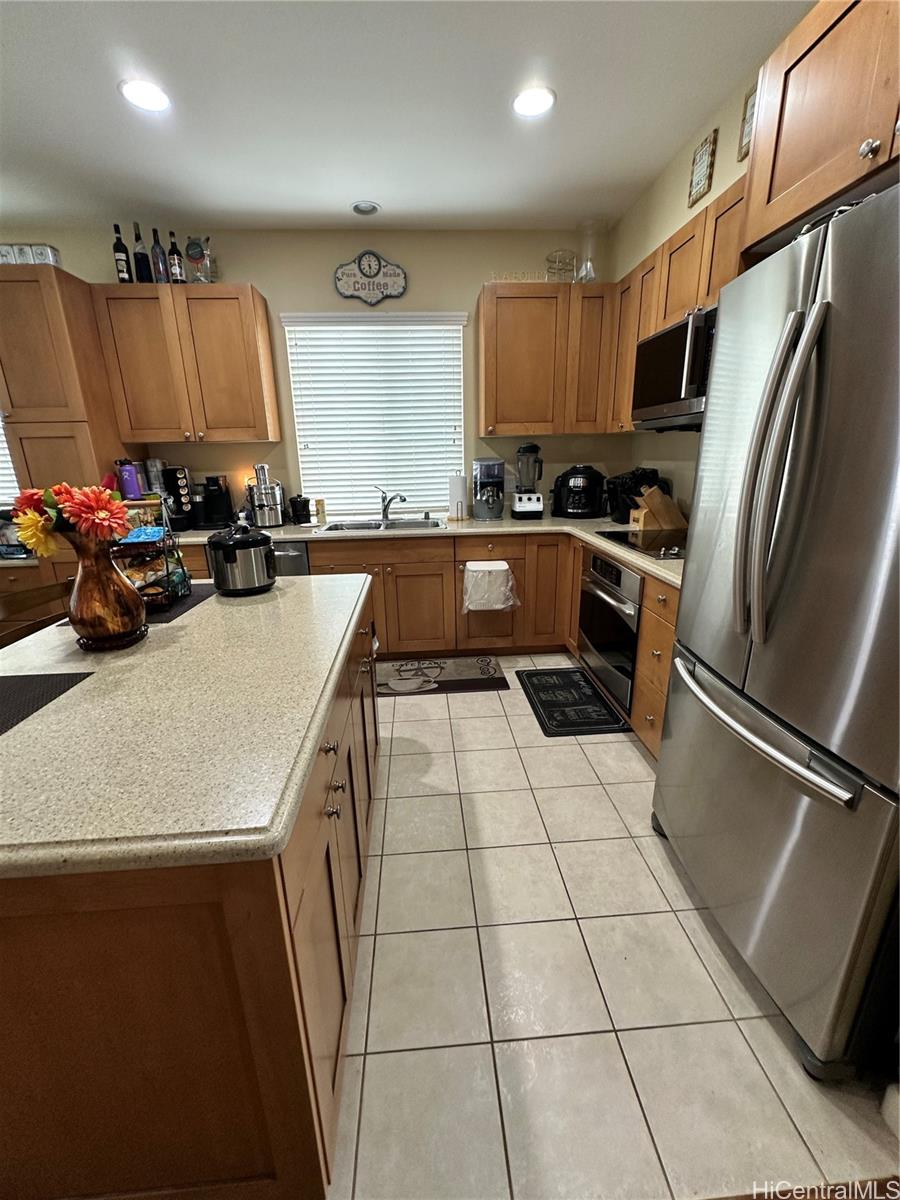 Photo 10 of 25