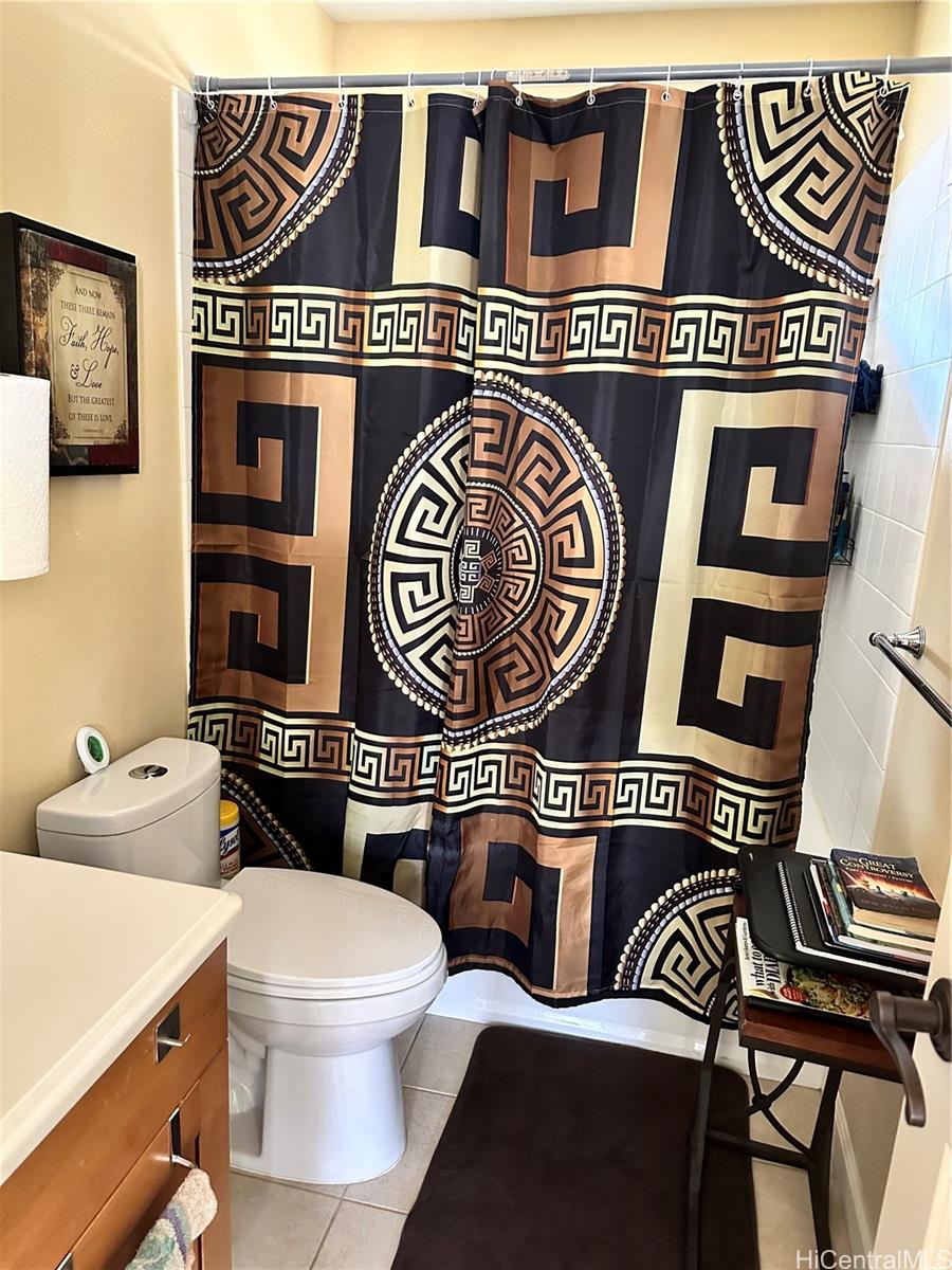Photo 17 of 25