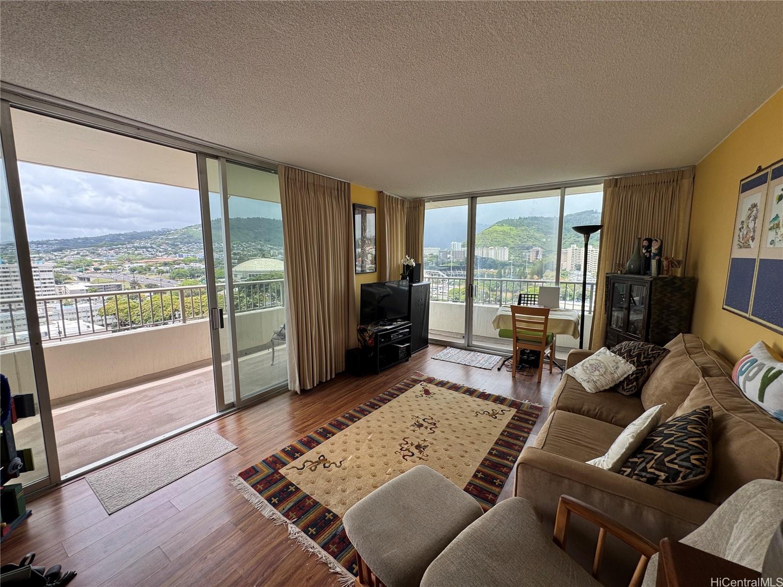 2825 S King Street  Unit 1204
