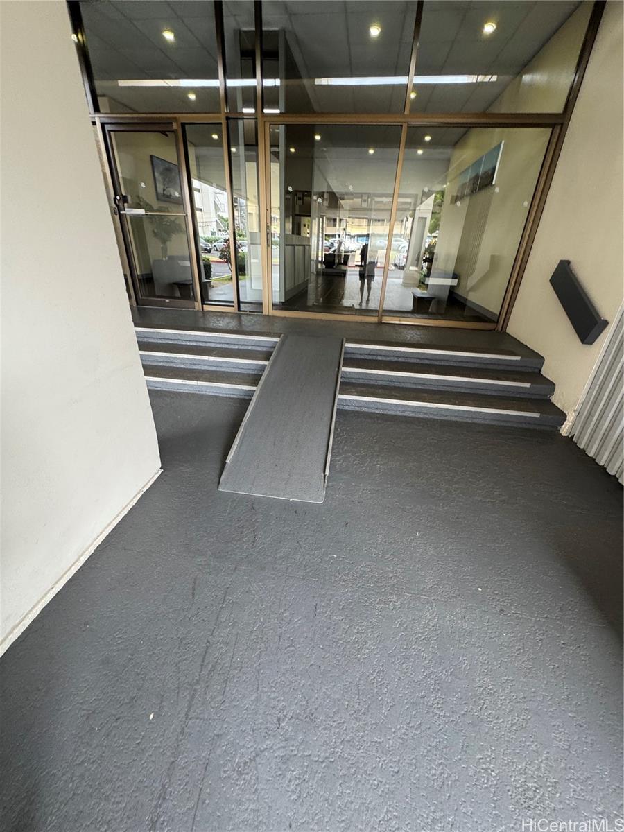 2825 S King Street  Unit 1204