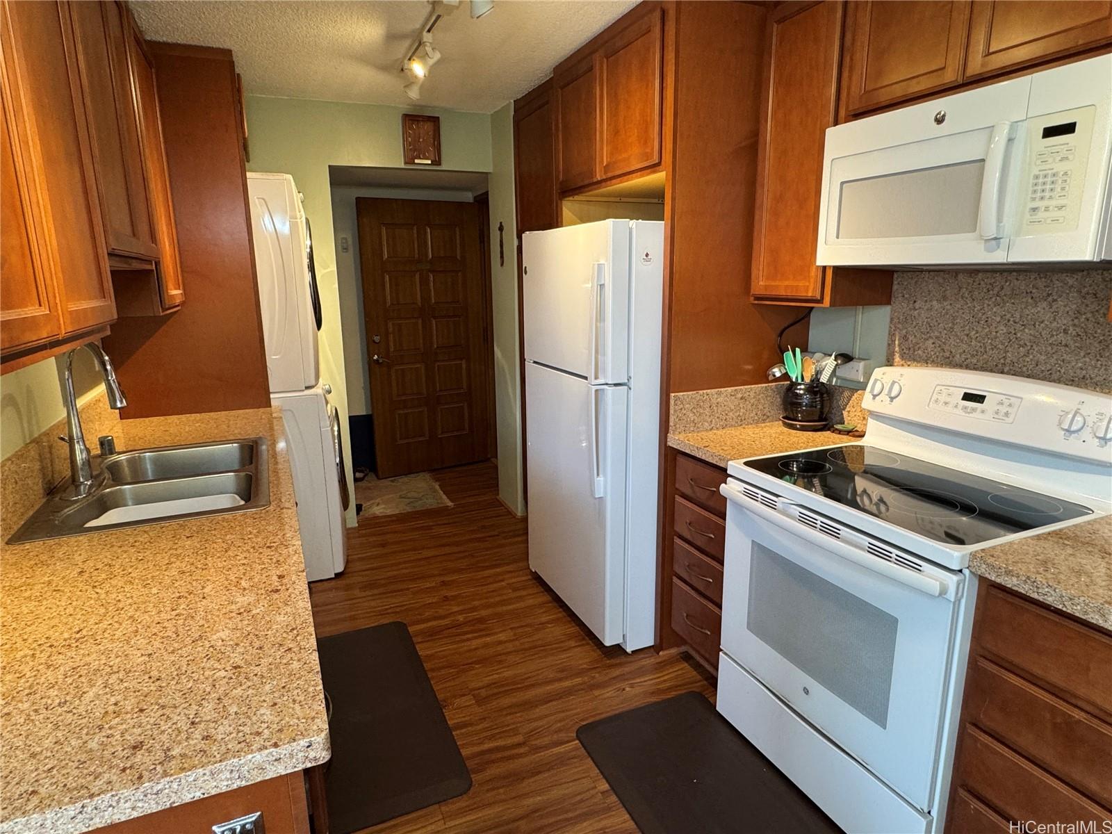 2825 S King Street  Unit 1204