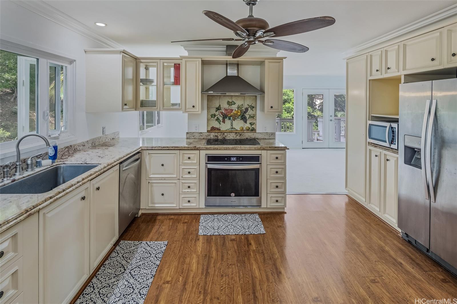 Photo 3 of 14