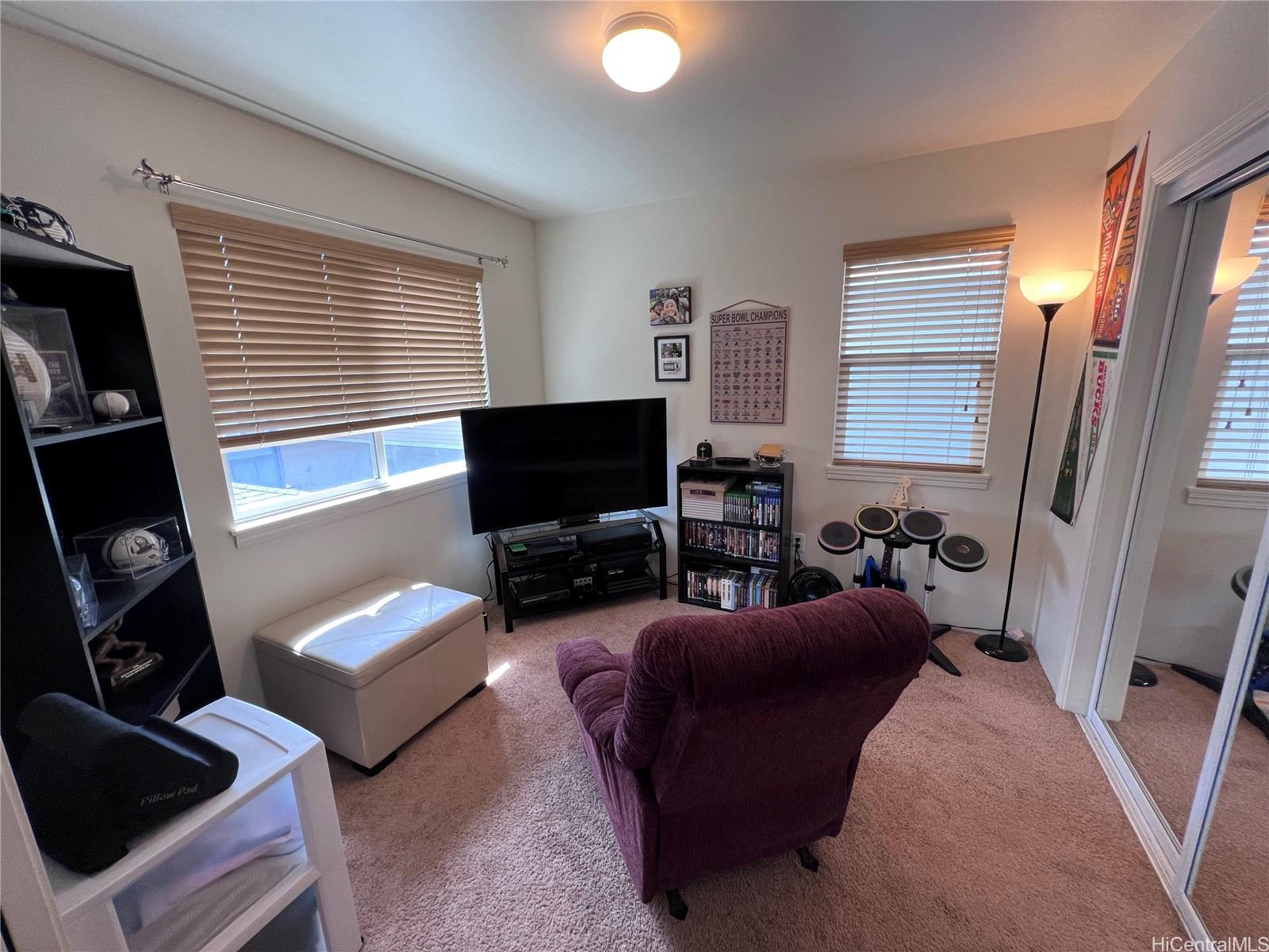 Photo 18 of 25