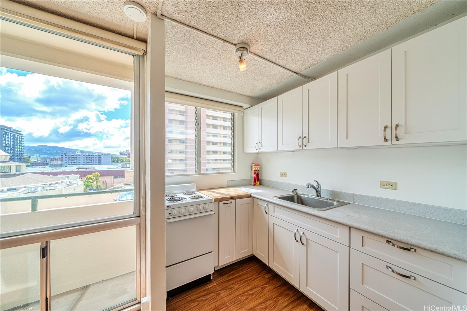 747 Amana Street  Unit 407
