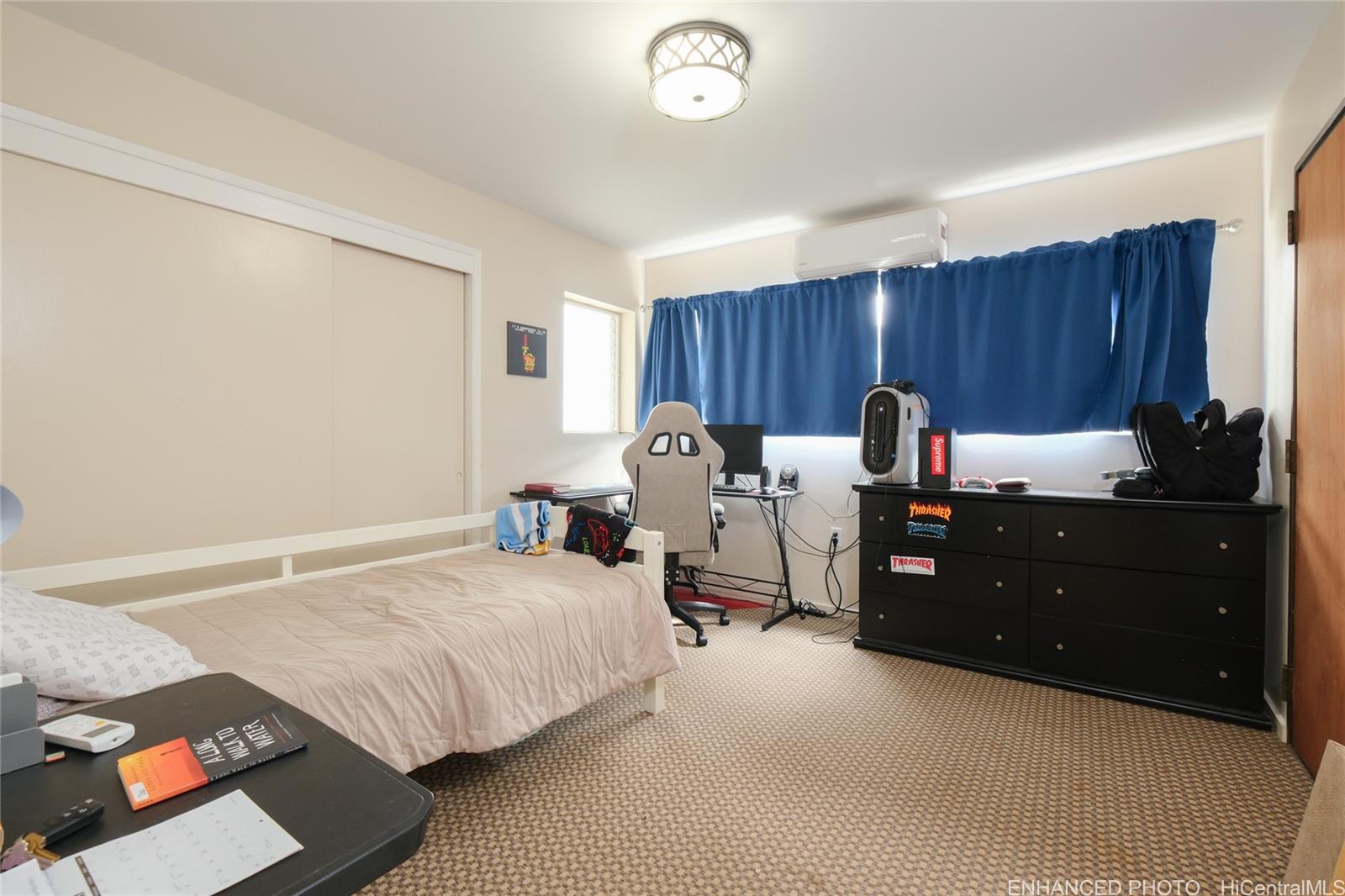 Photo 13 of 22