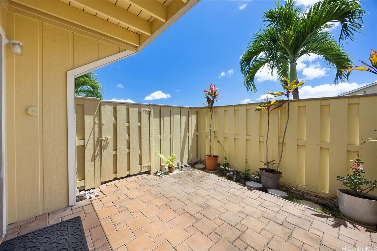 94-1031 Kaukahi Place  Unit G4