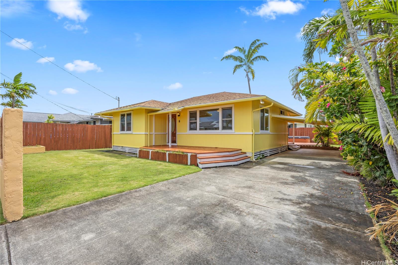 327 Manae Street