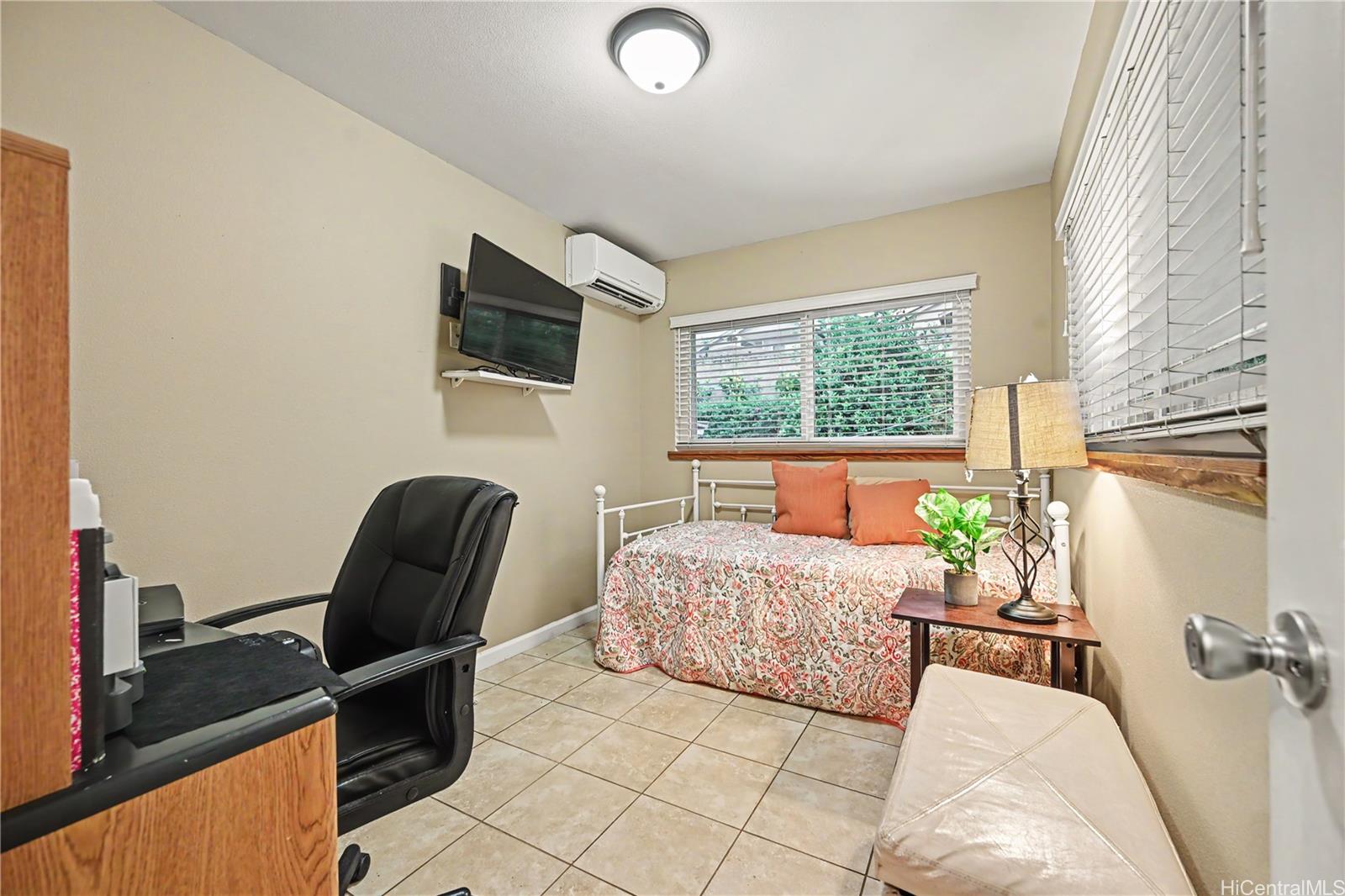 Photo 14 of 25