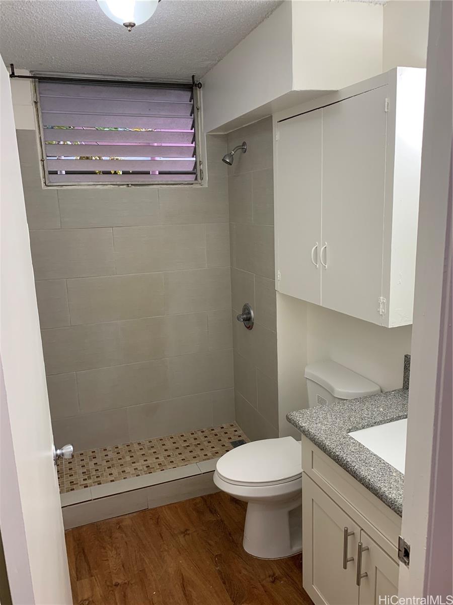 Photo 12 of 25