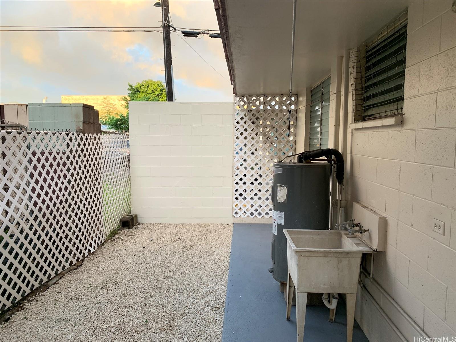 Photo 16 of 25