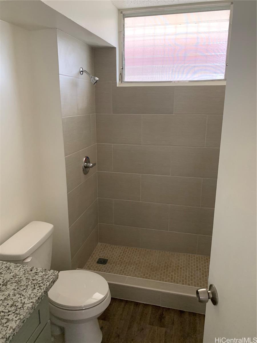 Photo 7 of 25