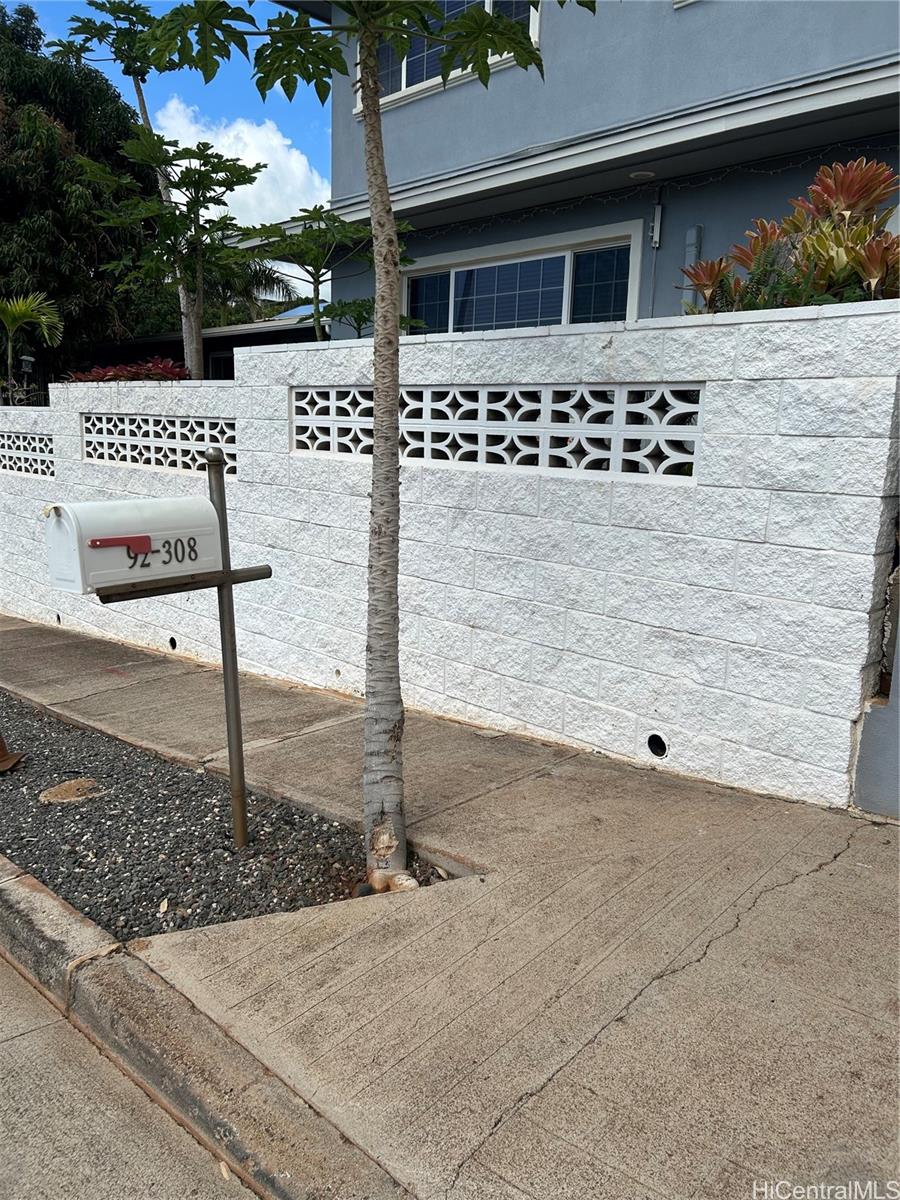 Photo 3 of 19