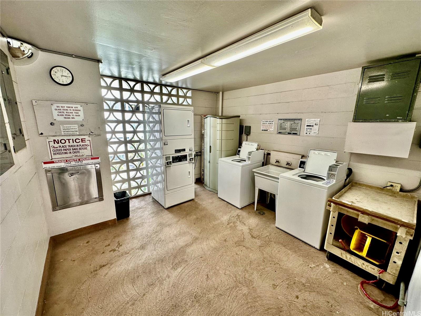 1863 Kaioo Drive  Unit 404