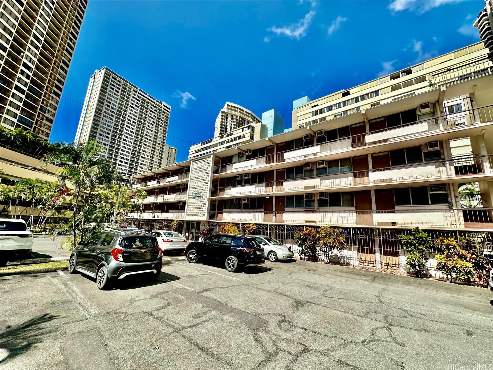 1863 Kaioo Drive  Unit 404