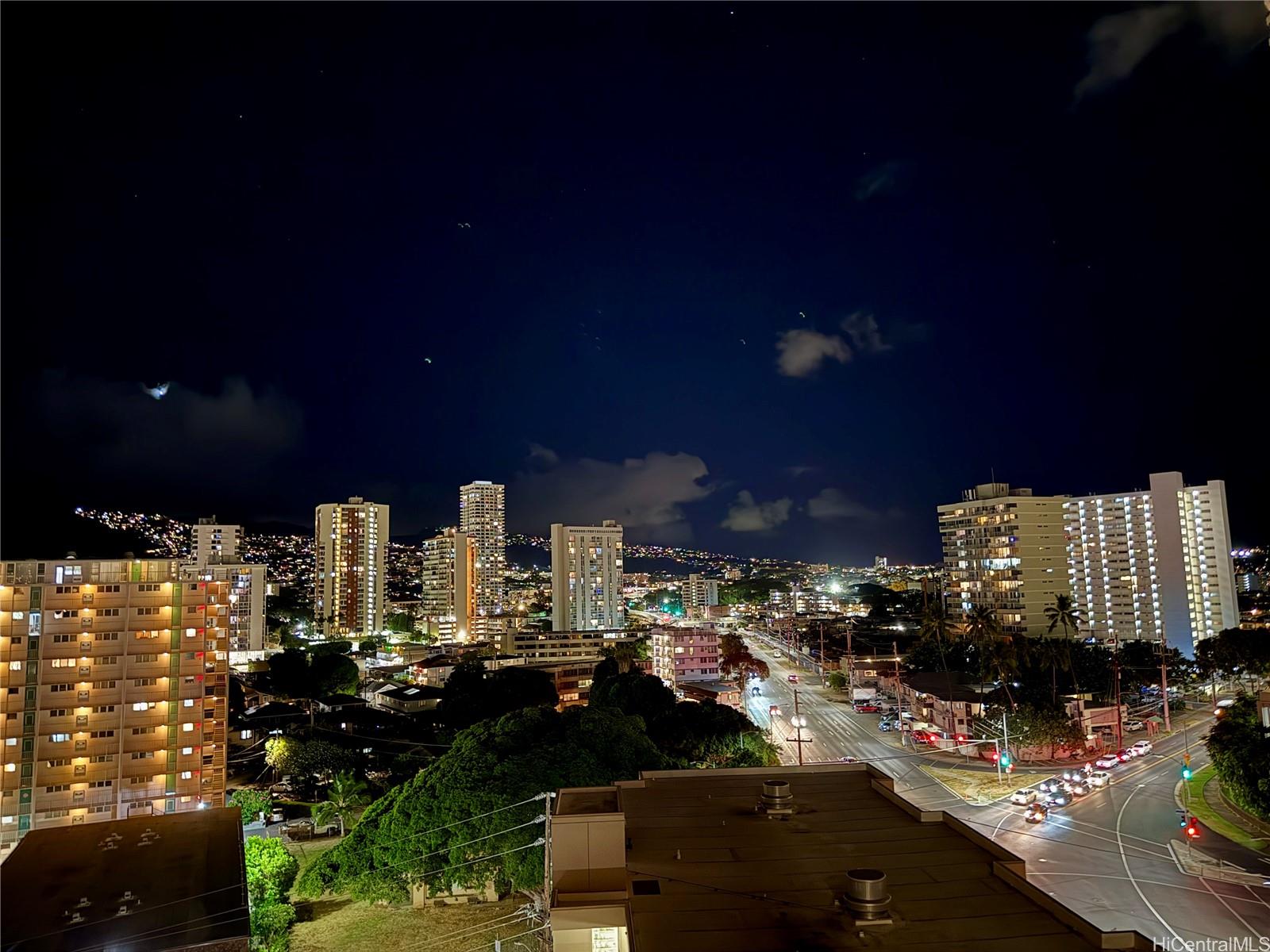 2474 Kapiolani Boulevard  Unit 1104