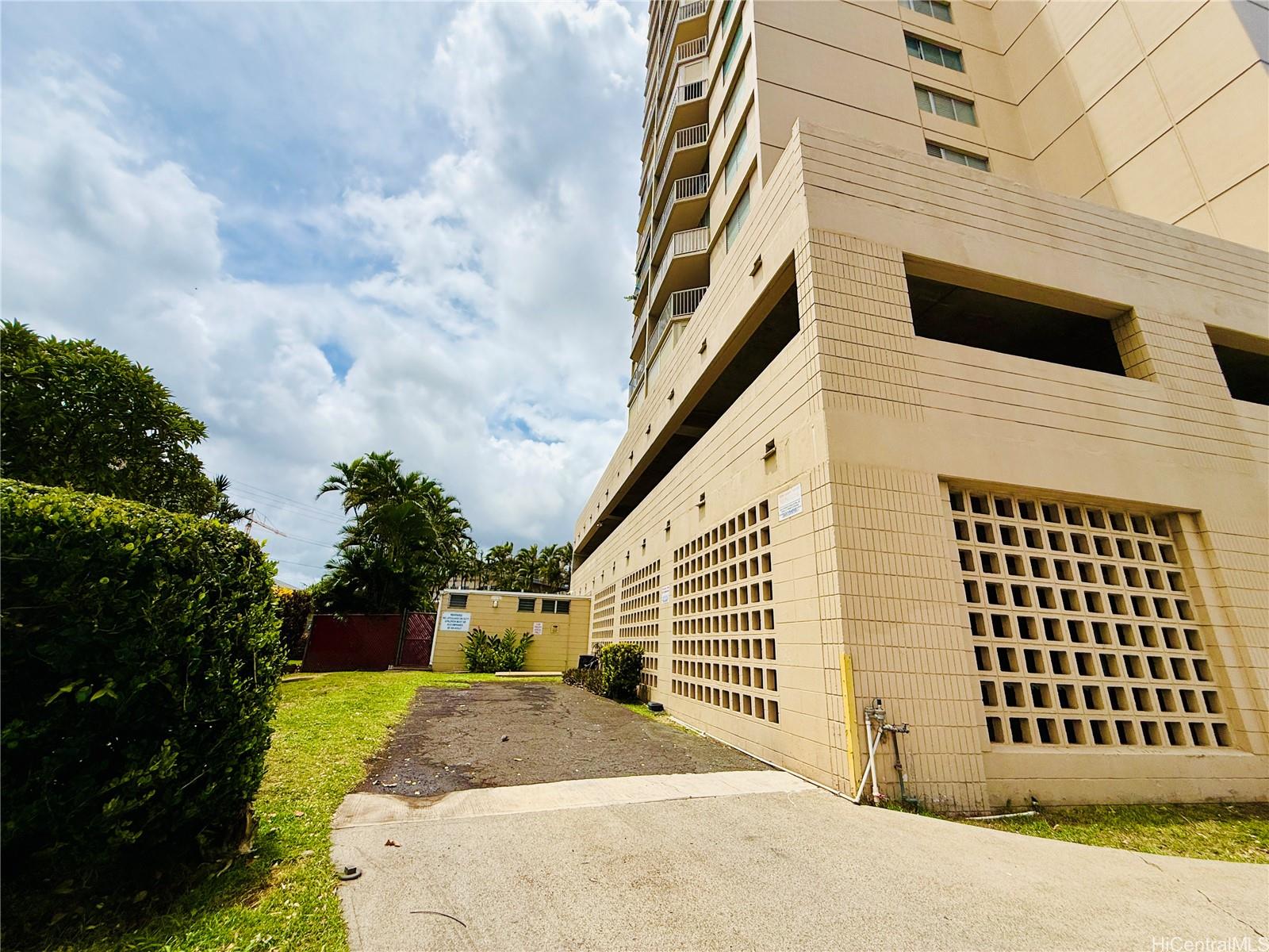 2474 Kapiolani Boulevard  Unit 1104