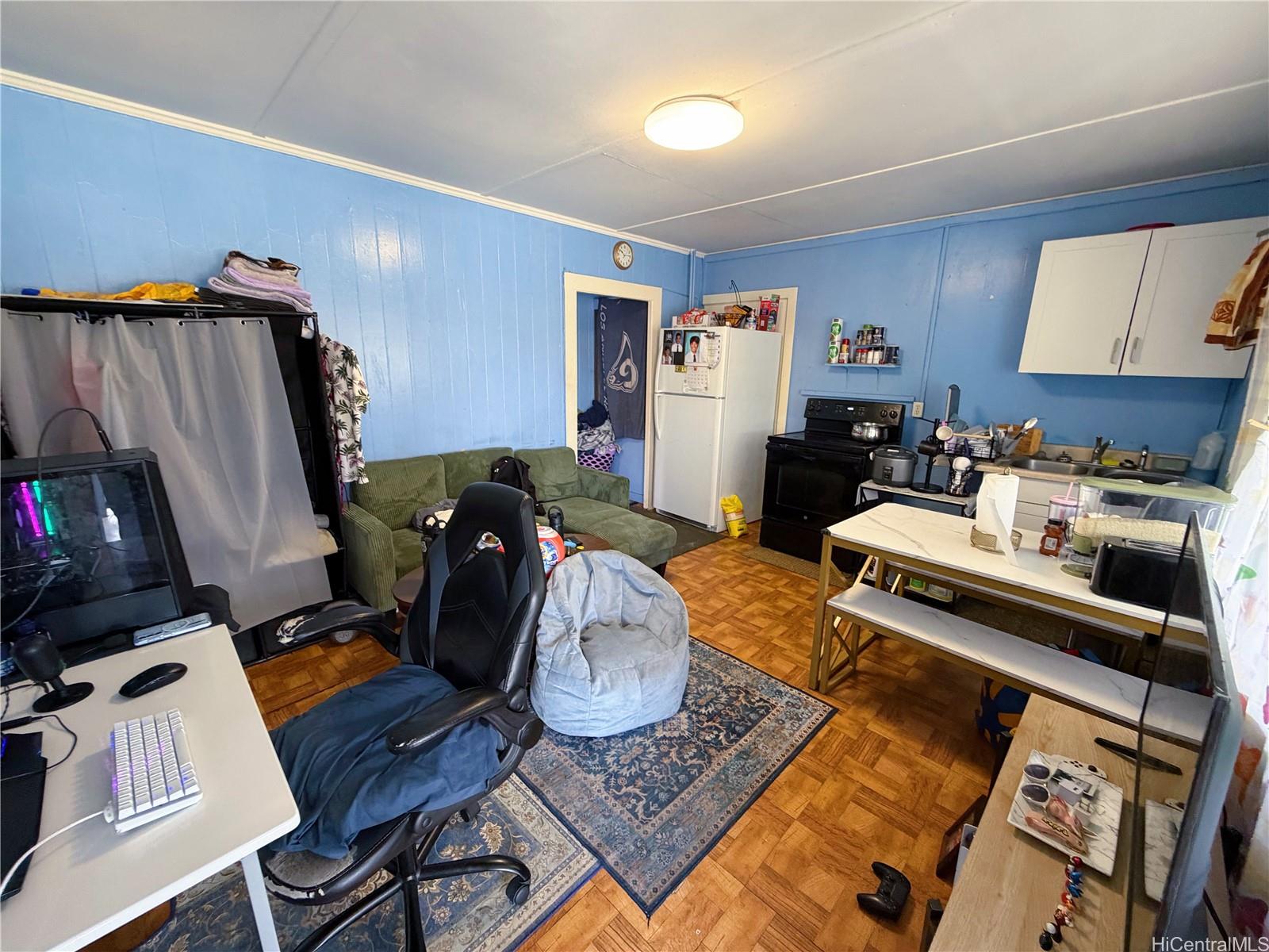 Photo 19 of 25