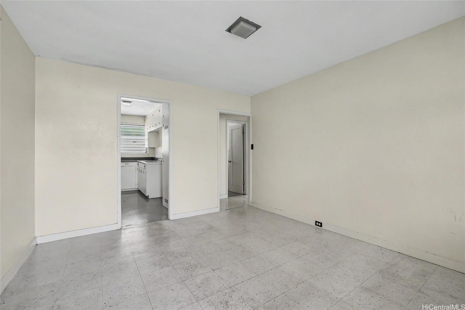 Photo 19 of 25