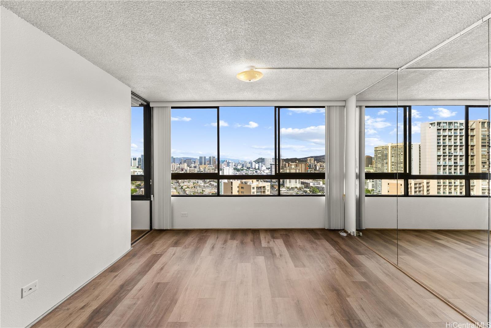 2499 Kapiolani Boulevard  Unit 2604