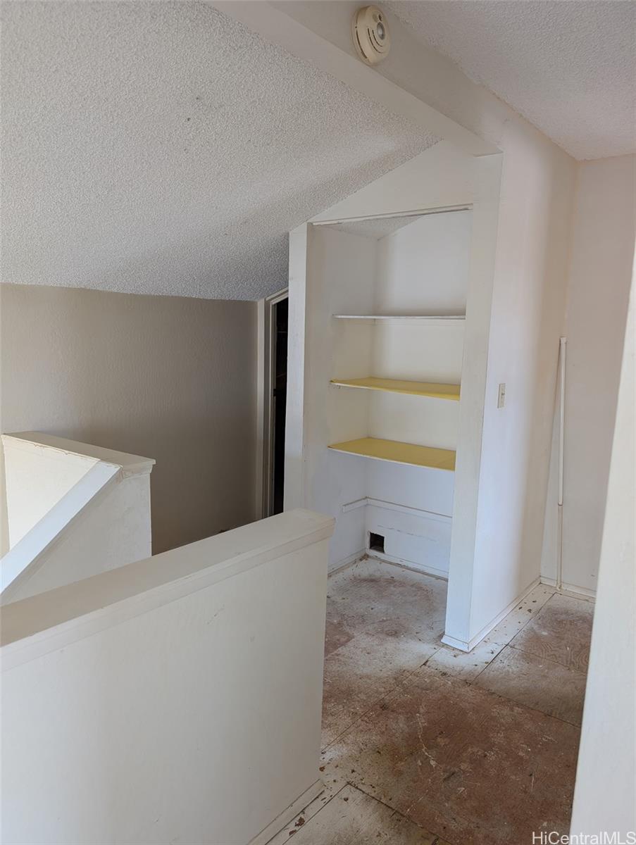 Photo 4 of 23