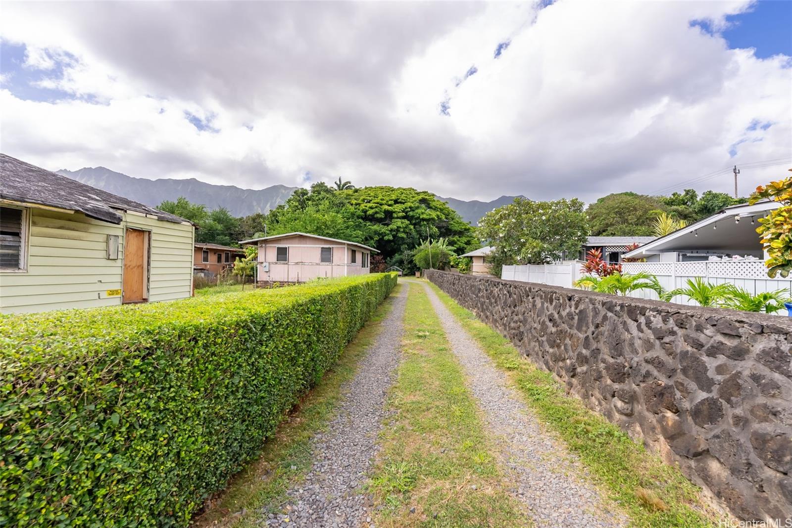 41-1702 Kalanianaole Highway