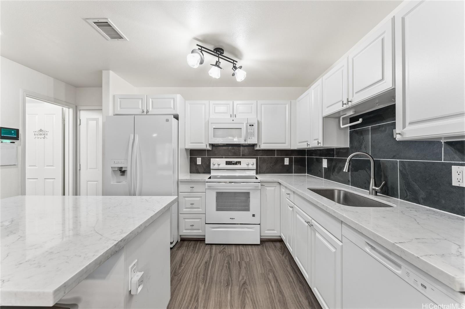 91-2093 Kaioli Street  Unit 1703