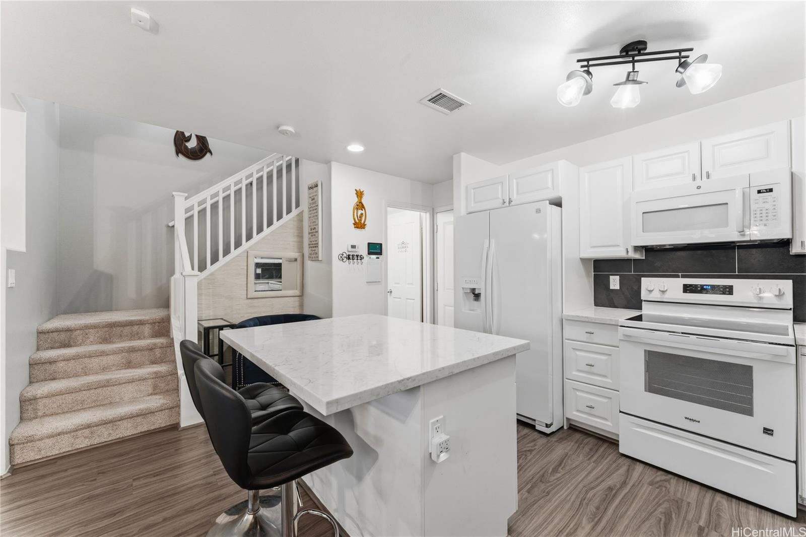 91-2093 Kaioli Street  Unit 1703