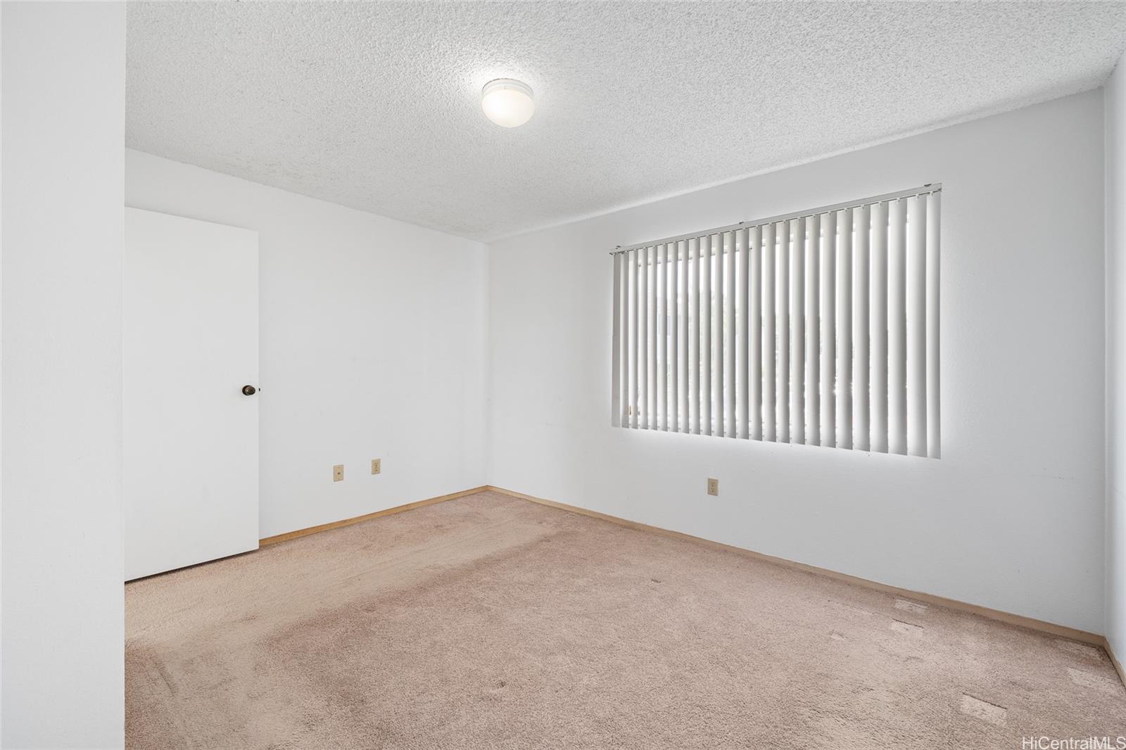 95-1043 Ainamakua Drive  Unit 17