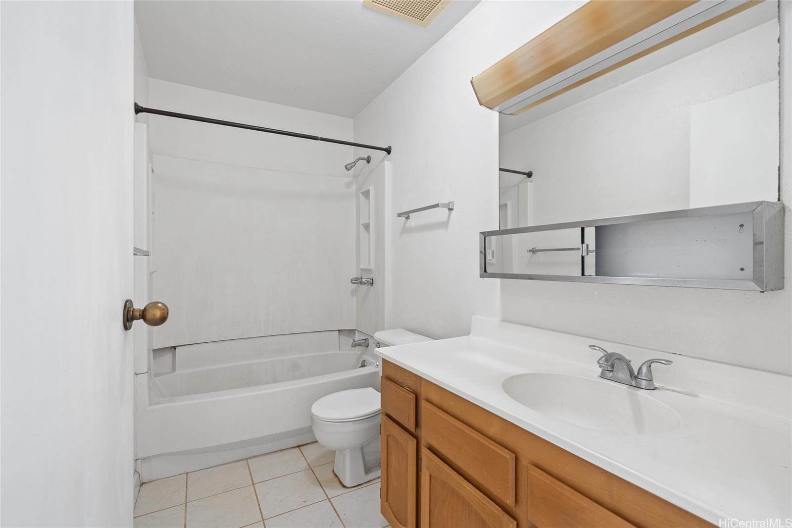 95-1043 Ainamakua Drive  Unit 17