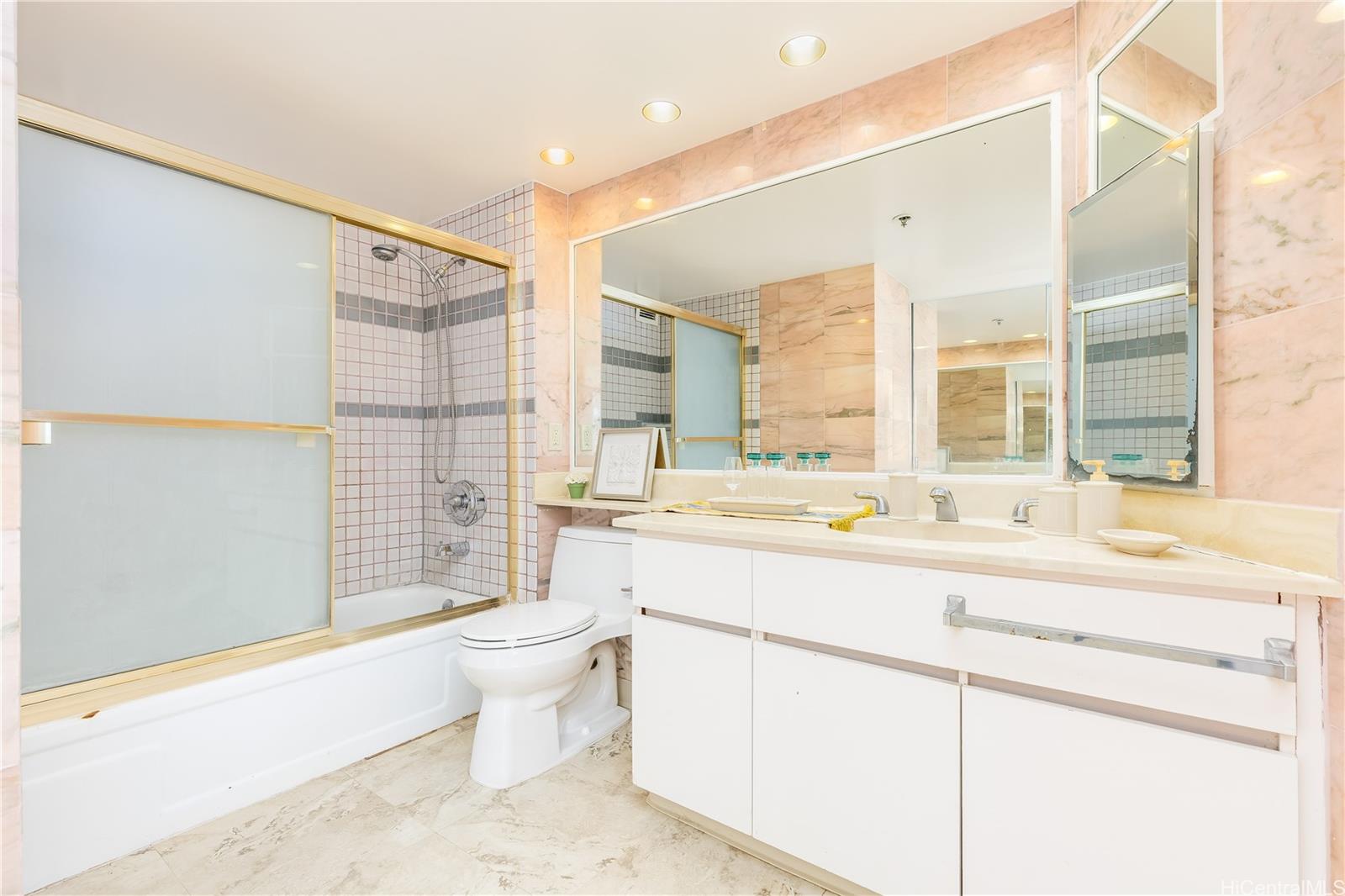 581 Kamoku Street  Unit 2904